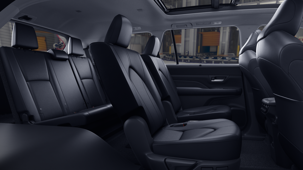 2026 Toyota Highlander Hybrid Limited photo 18