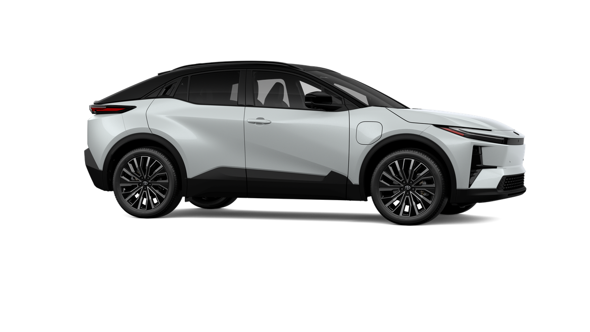 New 2026 Wind Chill Pearl with Midnight Black Metallic roof <sup>1</sup> Toyota  XSE image 15
