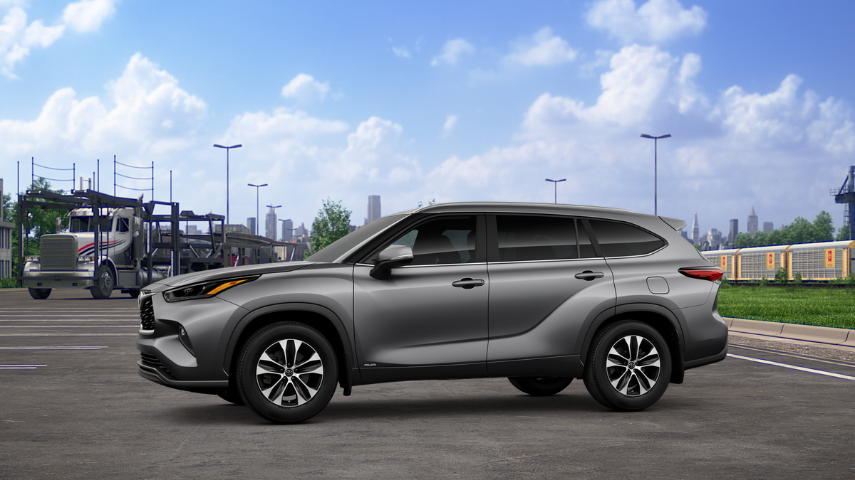 2025 Toyota Highlander XLE Limited photo 3