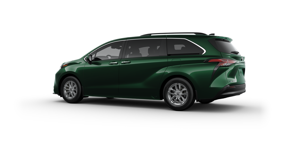 2025 Toyota Sienna XLE photo 23
