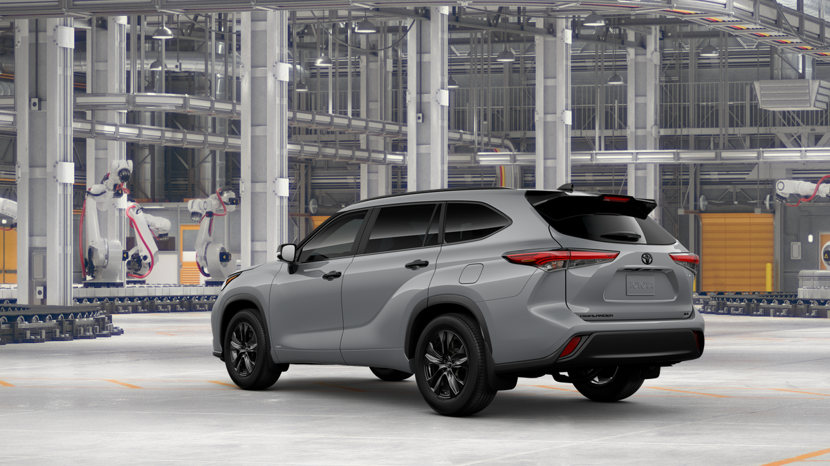 2025 Toyota Highlander Hybrid XLE photo 2