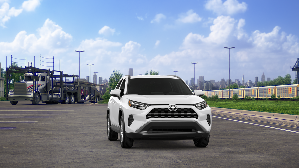 2025 Toyota RAV4 XLE photo 18