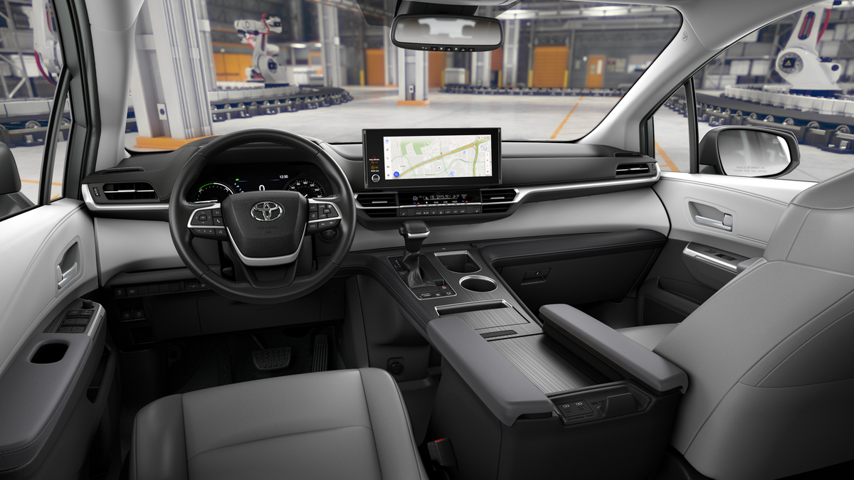 2025 Toyota Sienna XLE photo 19