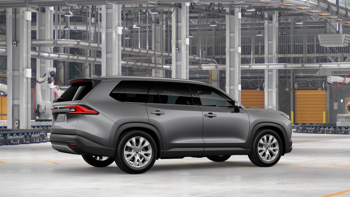 2026 Toyota Highlander Hybrid Limited photo 9