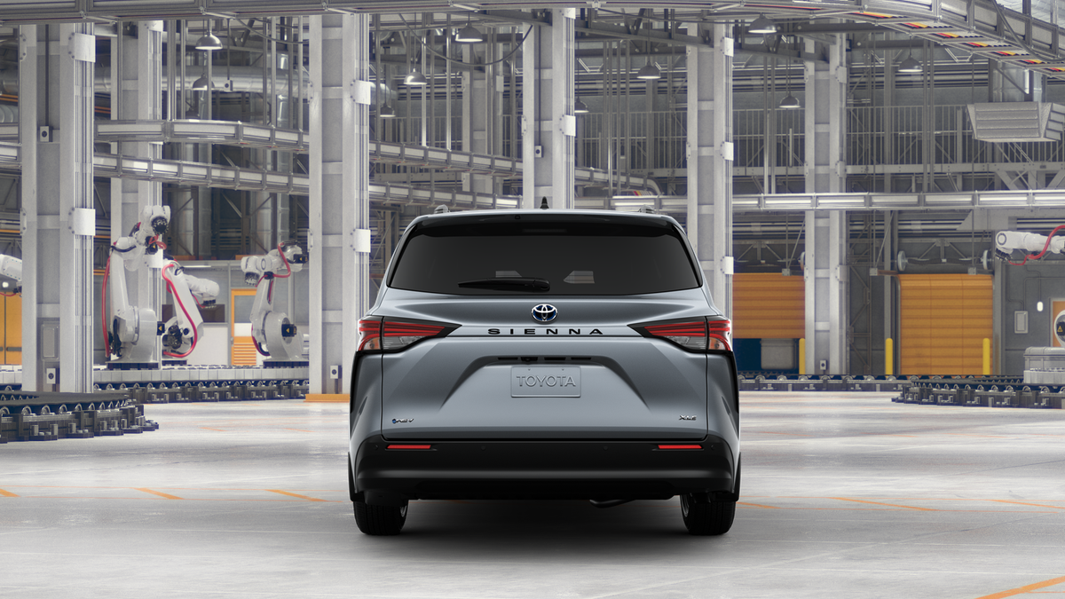 2025 Toyota Sienna XLE photo 8