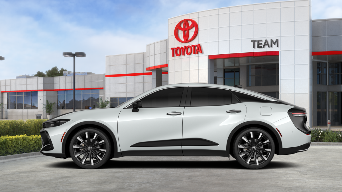 2026 Toyota Crown Platinum photo 16