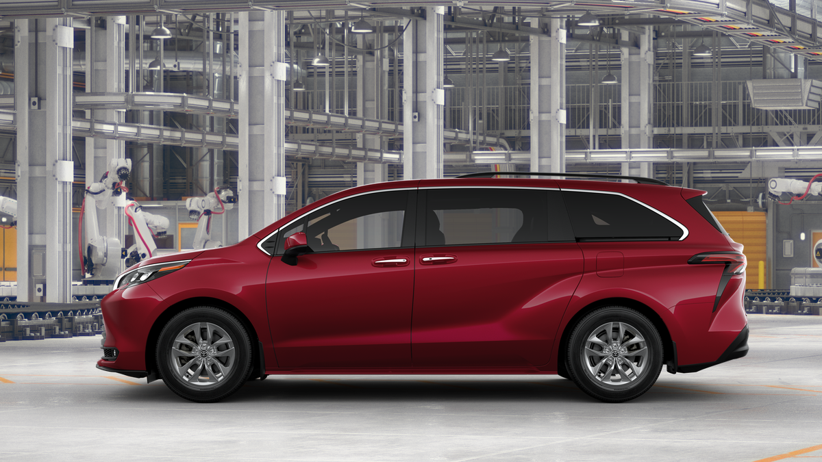 2025 Toyota Sienna XLE photo 4