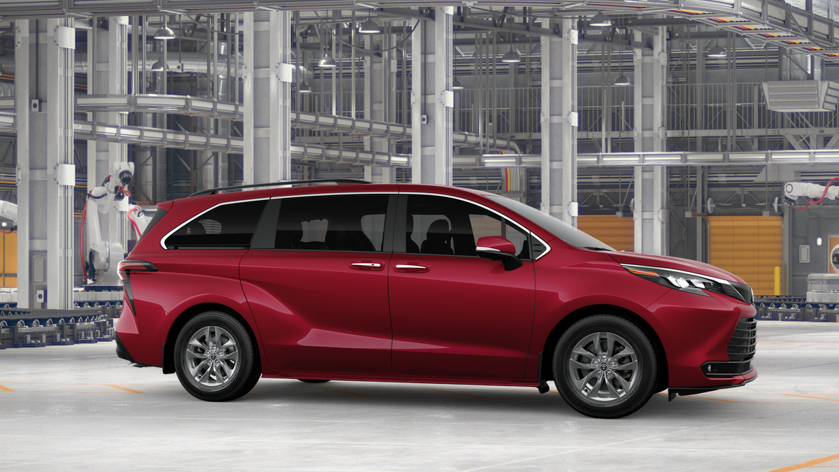 New 2026 Ruby Flare Pearl <sup>1</sup> Toyota  XLE image 15