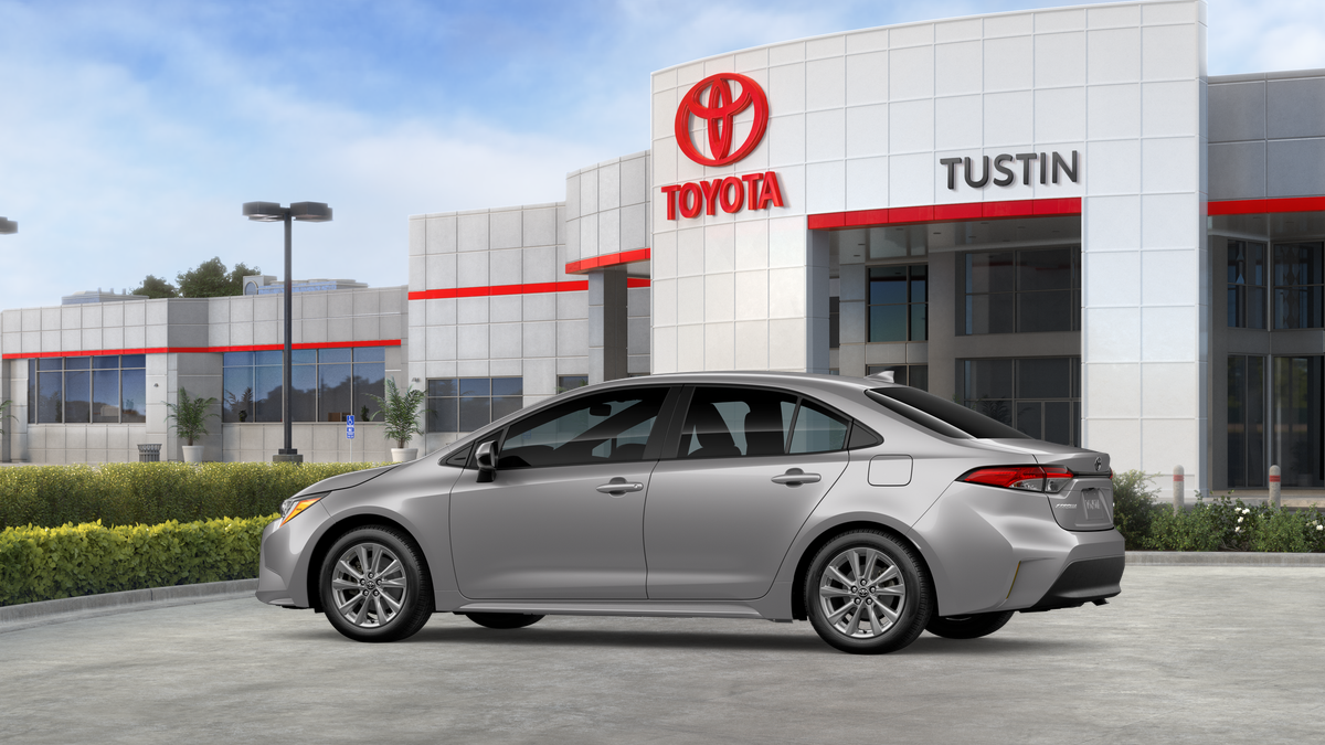 2026 Toyota Corolla LE photo 3