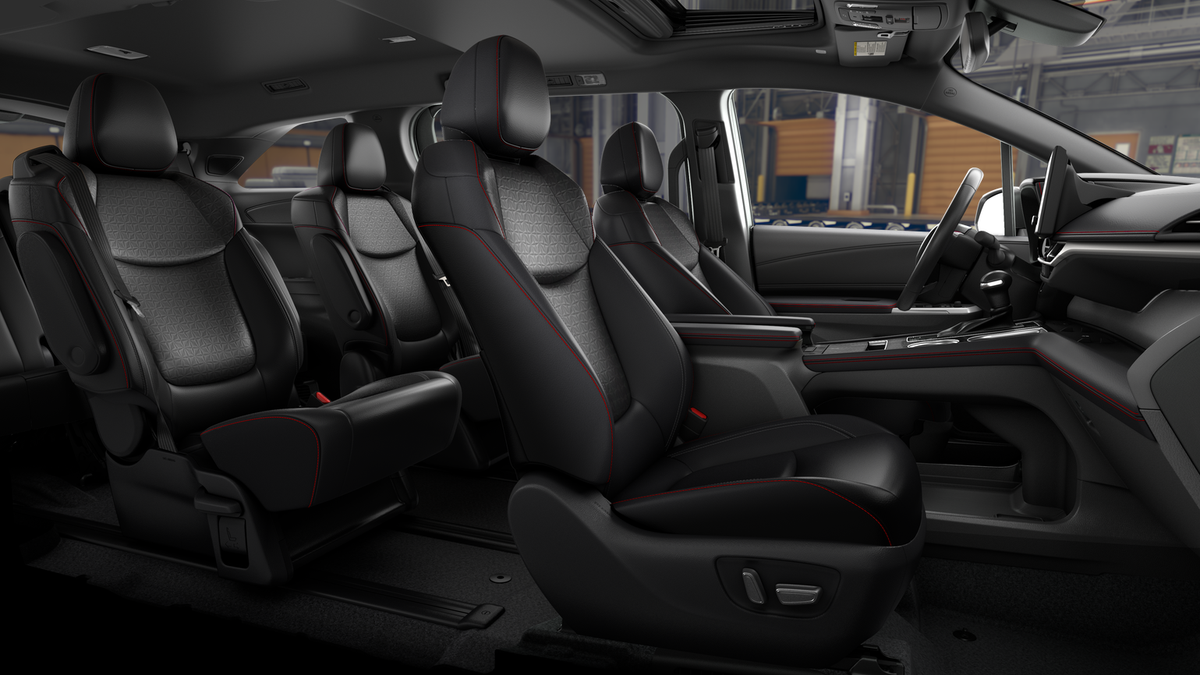 2025 Toyota Sienna XSE photo 17