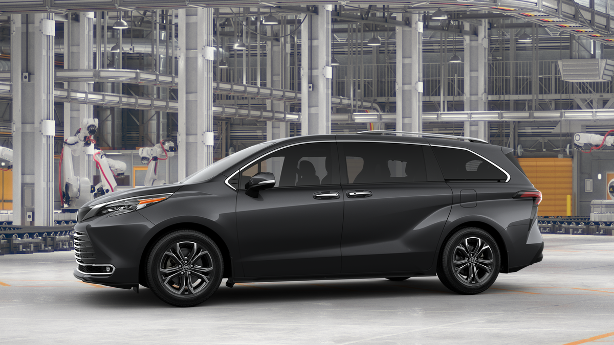 2025 Toyota Sienna Platinum photo 3