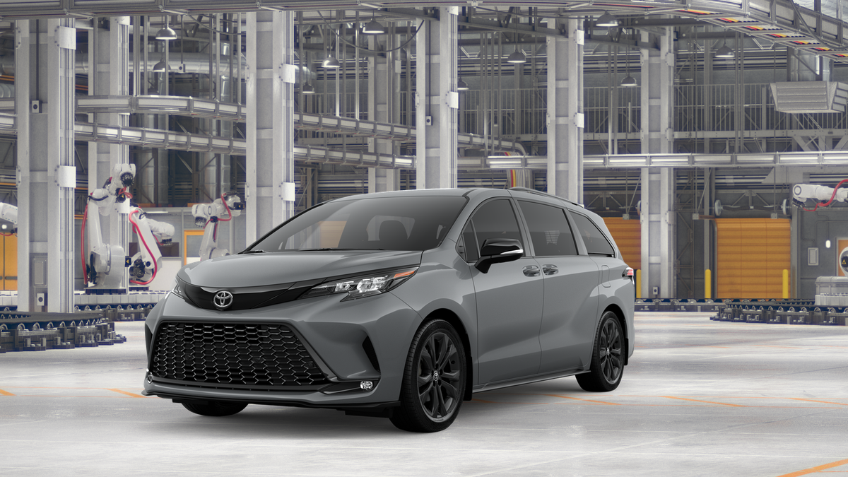2026 Toyota Sienna XSE's photo