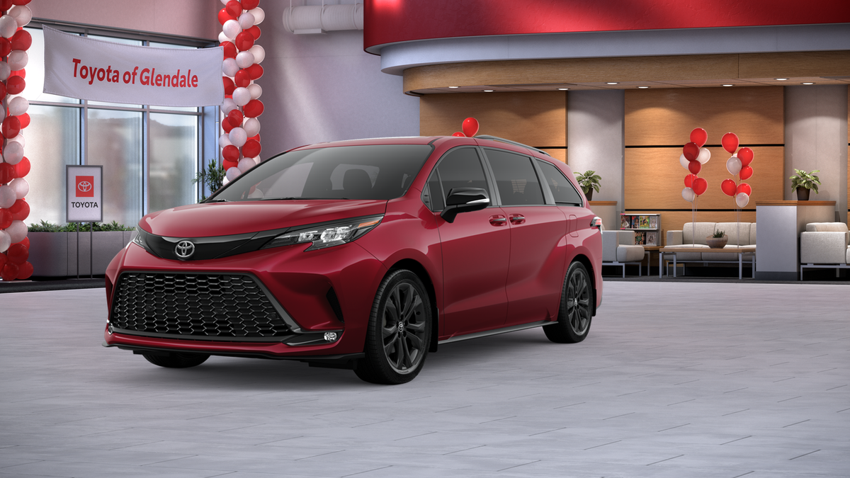 2026 Toyota Sienna XSE 7-Passenger Hybrid FWD's photo