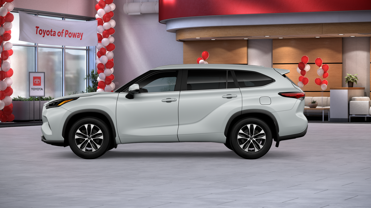 New 2026 Wind Chill Pearl <sup>1</sup> Toyota  XLE image 39
