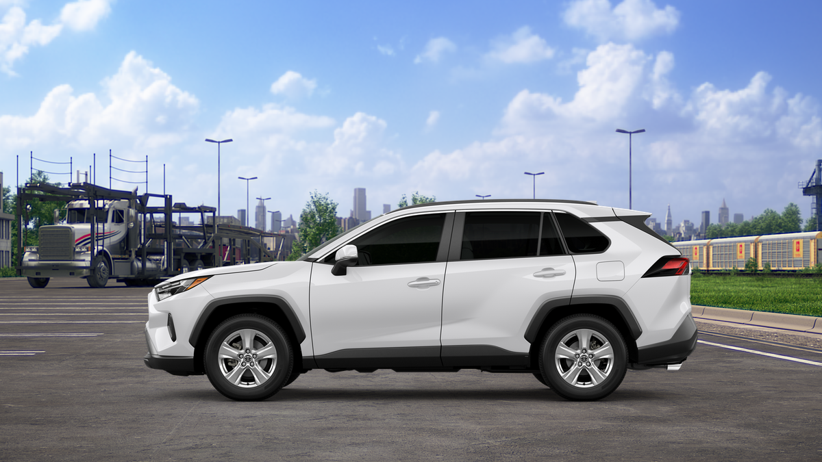 2025 Toyota RAV4 XLE photo 6