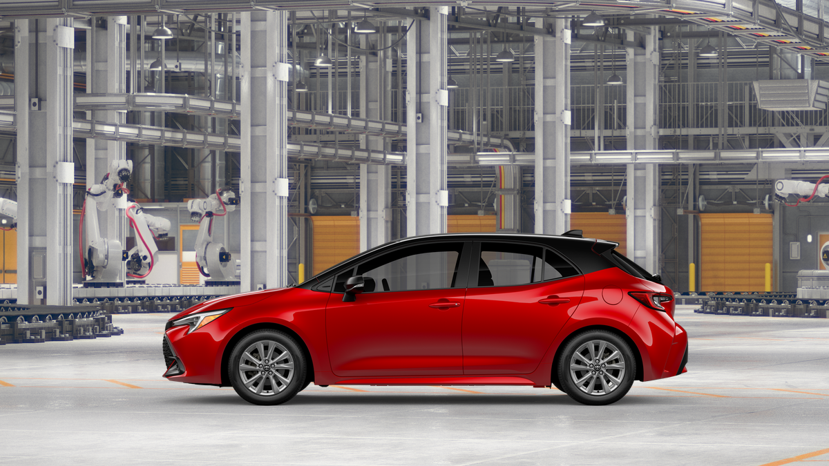 New 2027 Finish Line Red with Black roof <sup>1</sup> Toyota  SE image 6