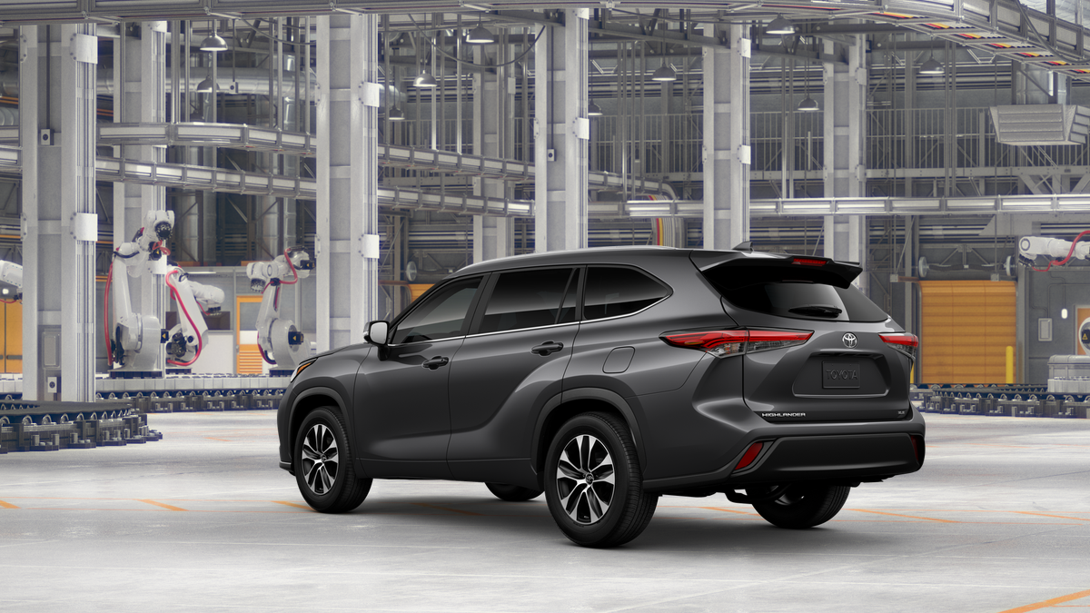 2025 Toyota Highlander XLE photo 6