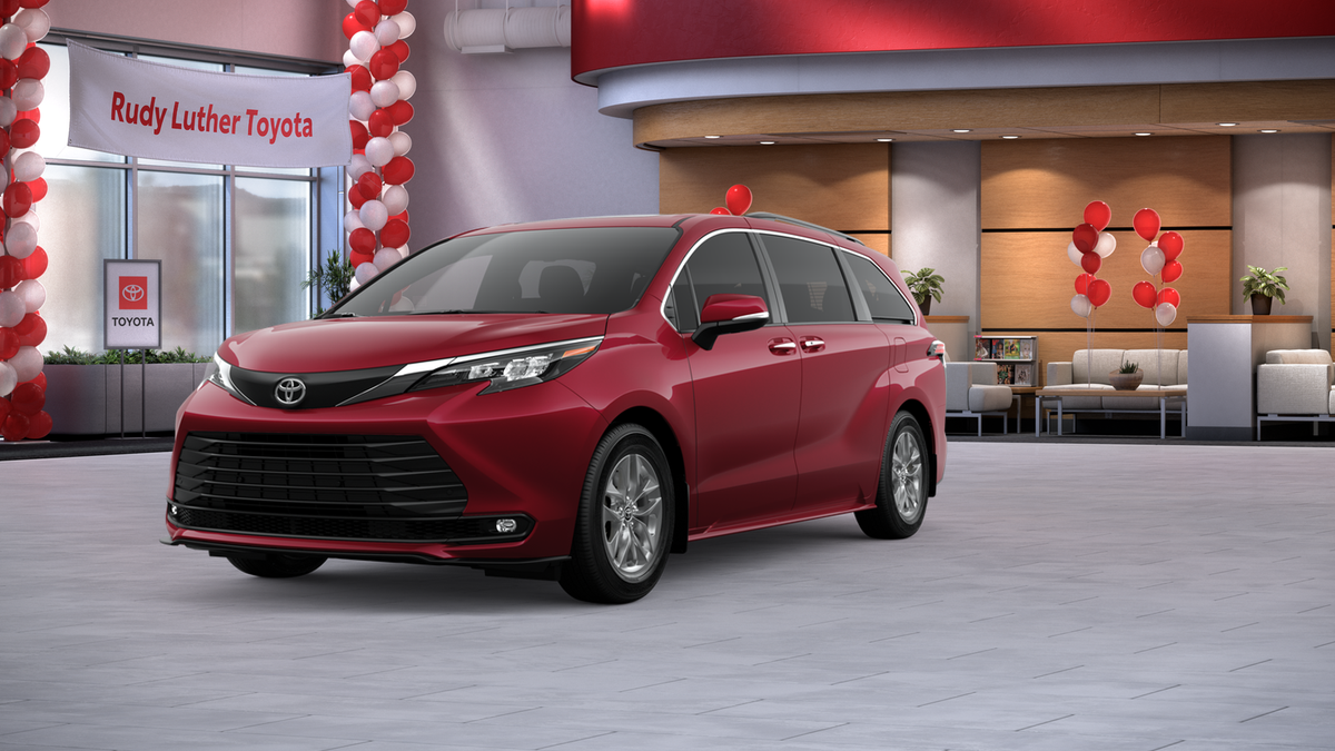 2026 Toyota Sienna XLE 8-Passenger Hybrid FWD's photo