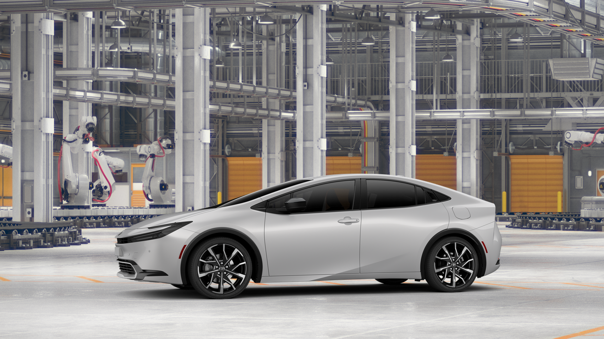 2026 Toyota Prius Plug-in Hybrid XSE photo 5