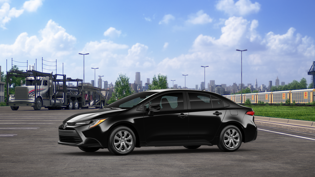 2025 Toyota Corolla LE photo 3