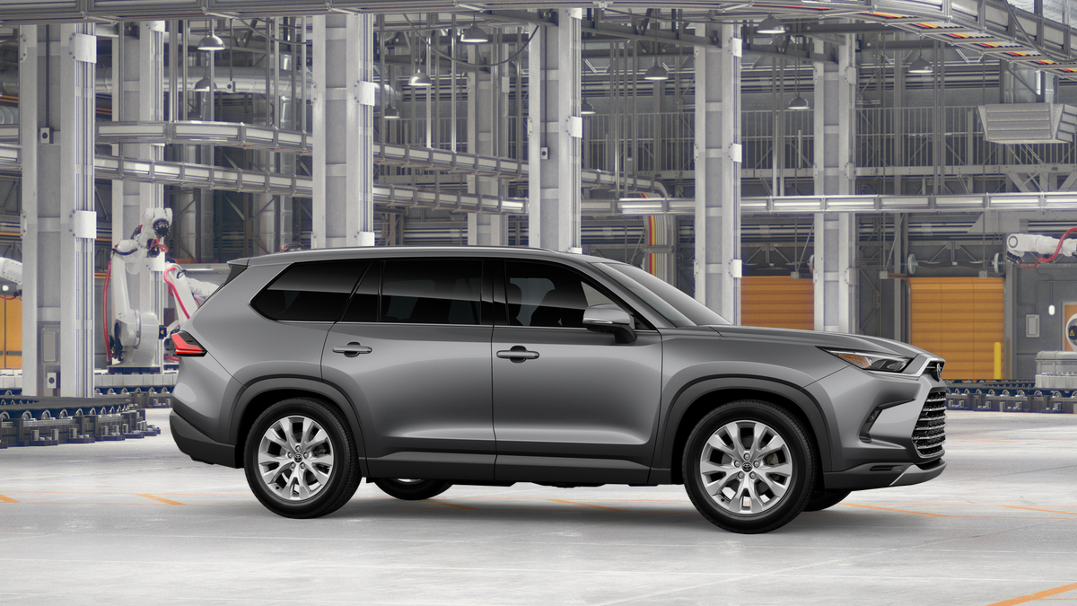 2026 Toyota Highlander Hybrid Limited photo 10