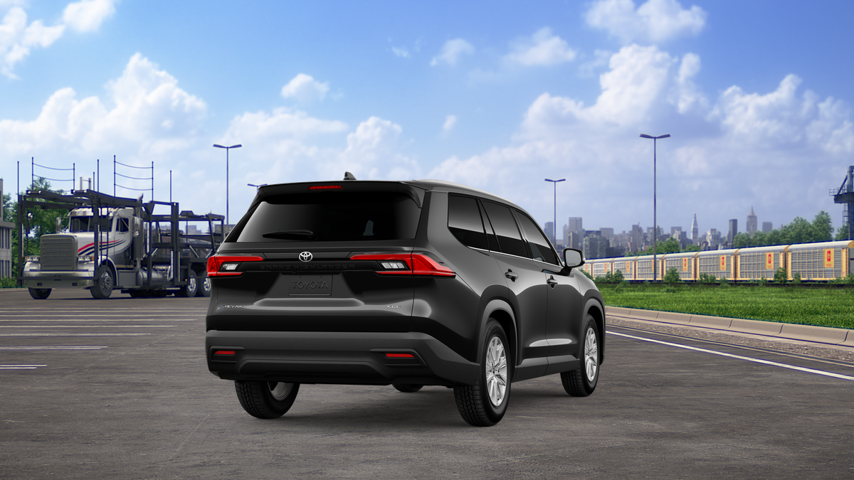 2026 Toyota Highlander Hybrid XLE photo 9