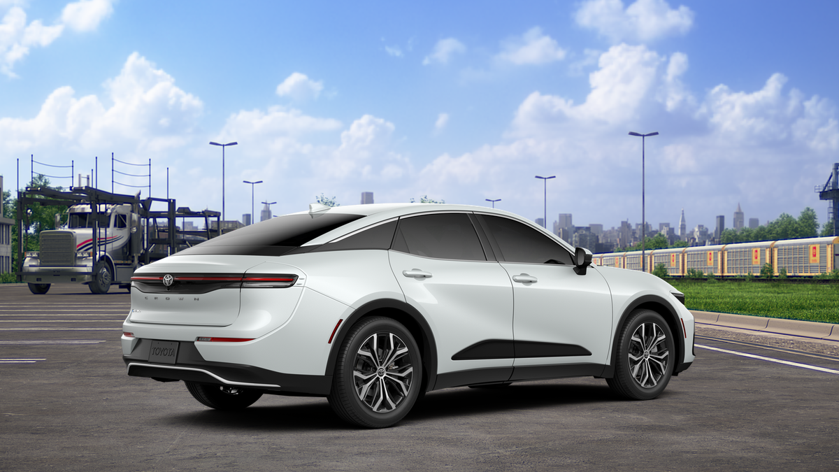 2026 Toyota Crown XLE photo 10