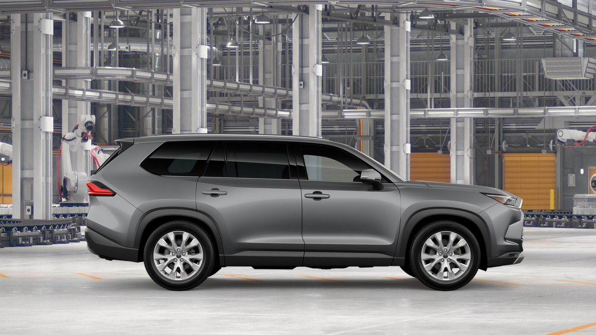 2026 Toyota Highlander Hybrid Limited photo 10