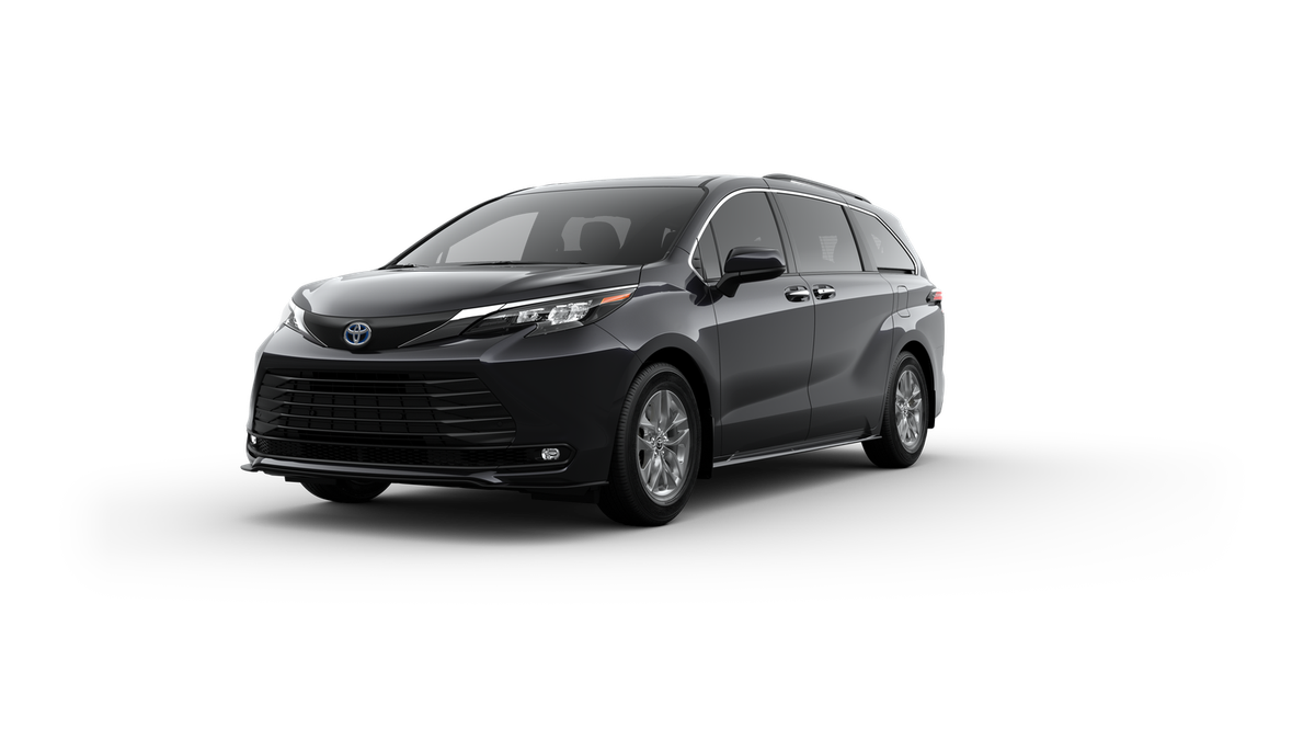 2025 Toyota Sienna XLE's photo