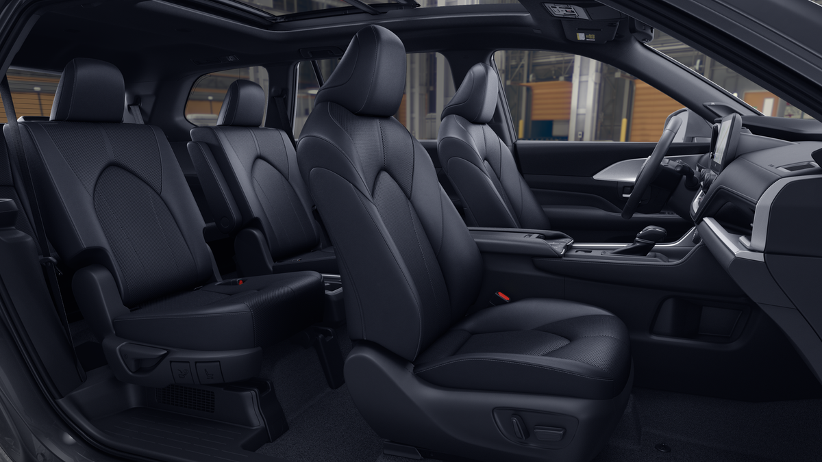 2026 Toyota Highlander Hybrid photo 17