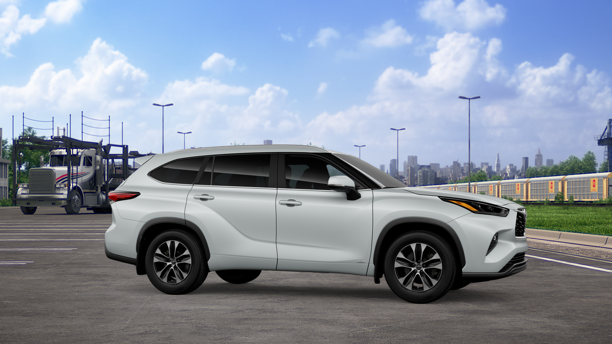 New 2026 Wind Chill Pearl <sup>1</sup> Toyota  XLE image 15
