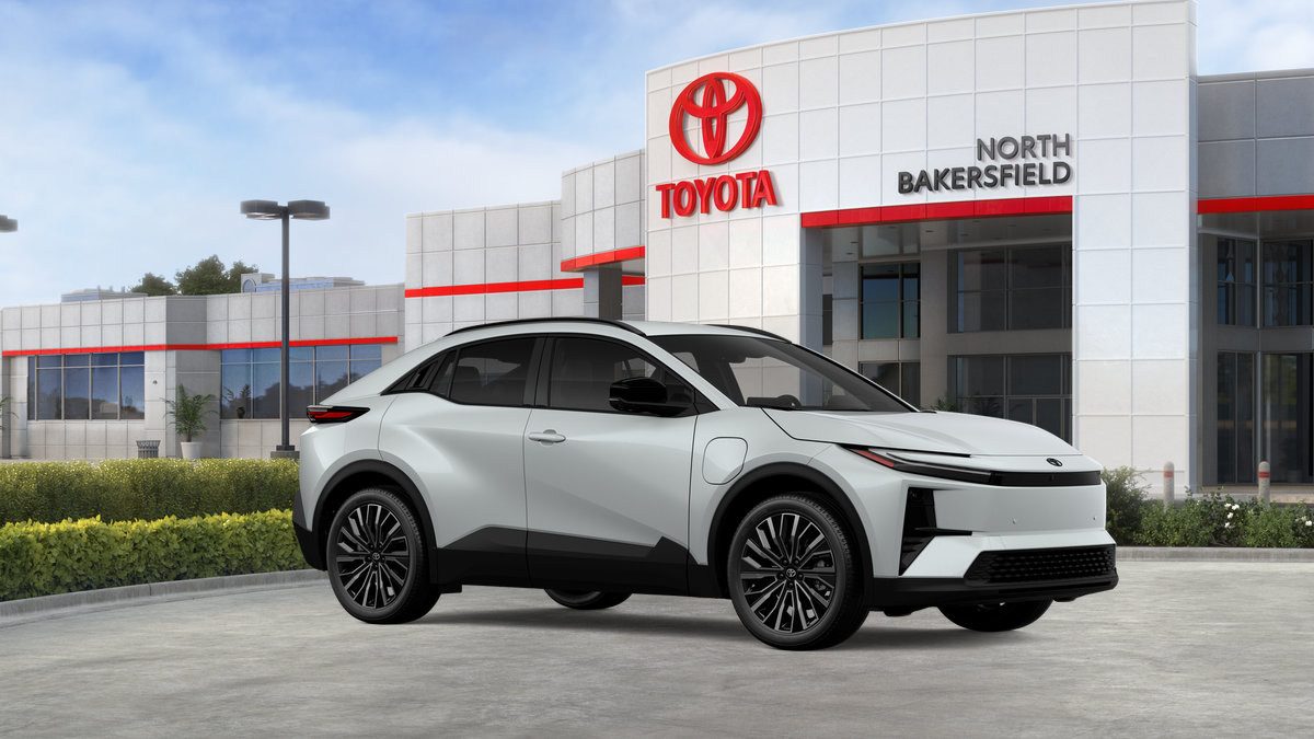 New 2026 Wind Chill Pearl <sup>1</sup> Toyota  XSE image 17