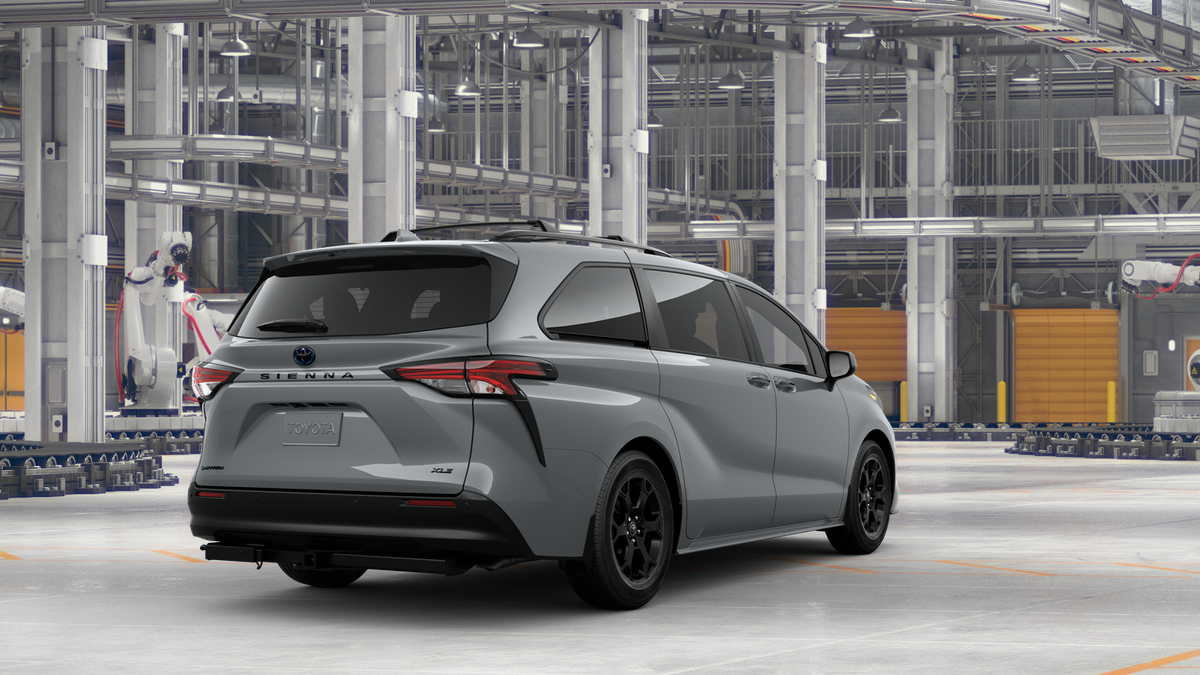 2025 Toyota Sienna Woodland Edition photo 11