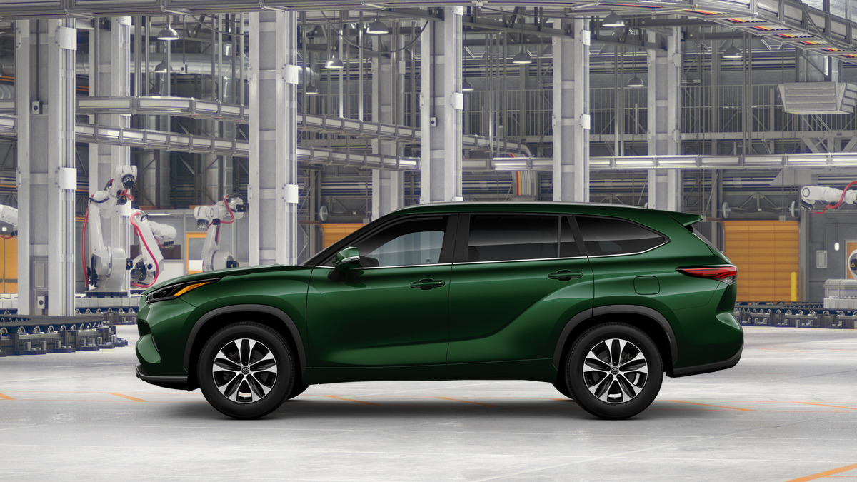 2025 Toyota Highlander XLE photo 6