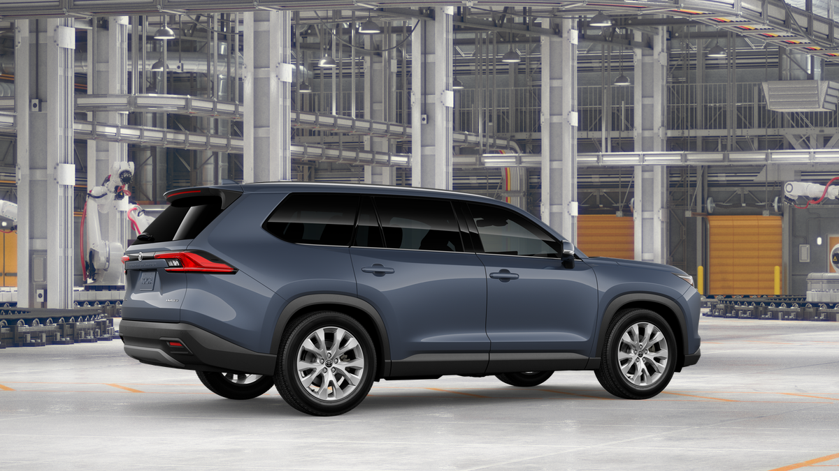 2026 Toyota Highlander Hybrid Limited photo 10