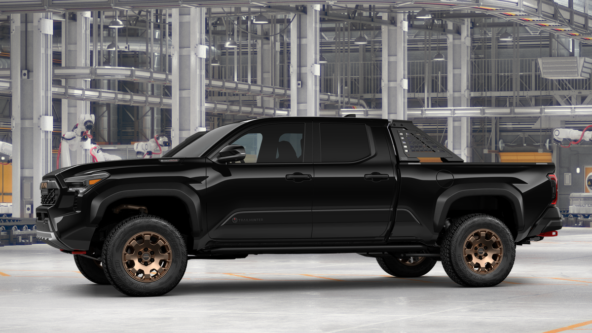 Tacoma Trailhunter 2.4L 4-Cyl. Turbo Hybrid Powertrain 4-Wheel Drive 6-ft. bed Double Cab [2]