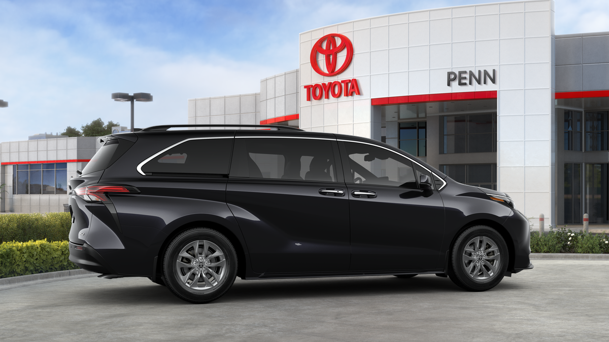 2025 Toyota Sienna XLE photo 22