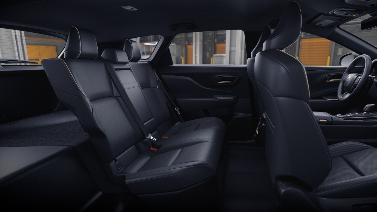 2025 Toyota Crown Signia XLE photo 21
