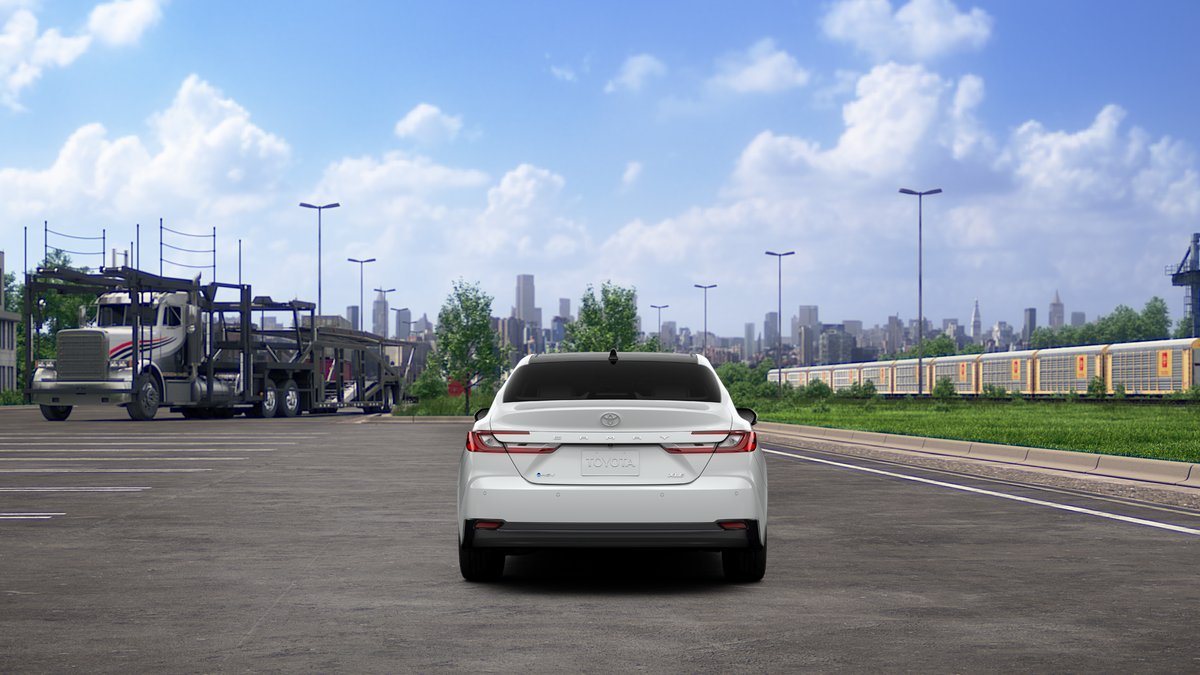 New 2027 Wind Chill Pearl <sup>1</sup> Toyota  XLE image 10
