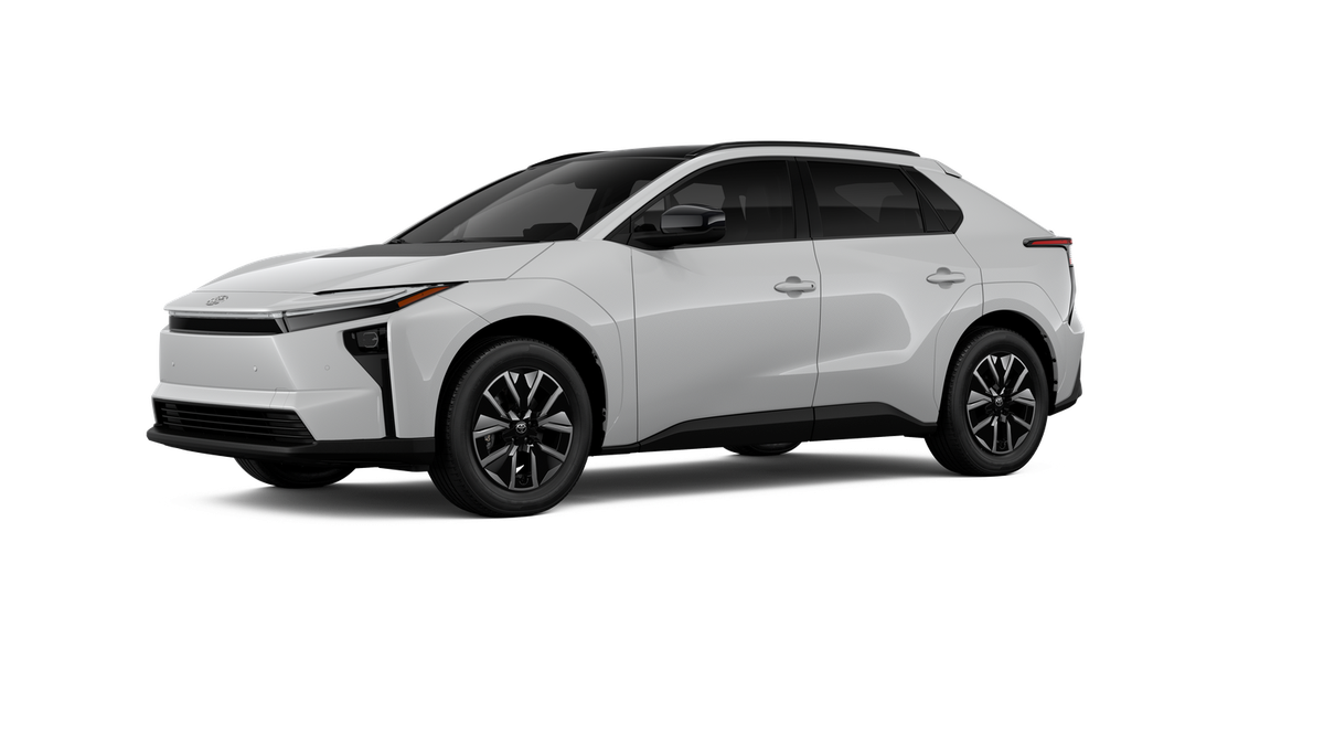 New 2026 Wind Chill Pearl <sup>1</sup> Toyota  XLE image 3