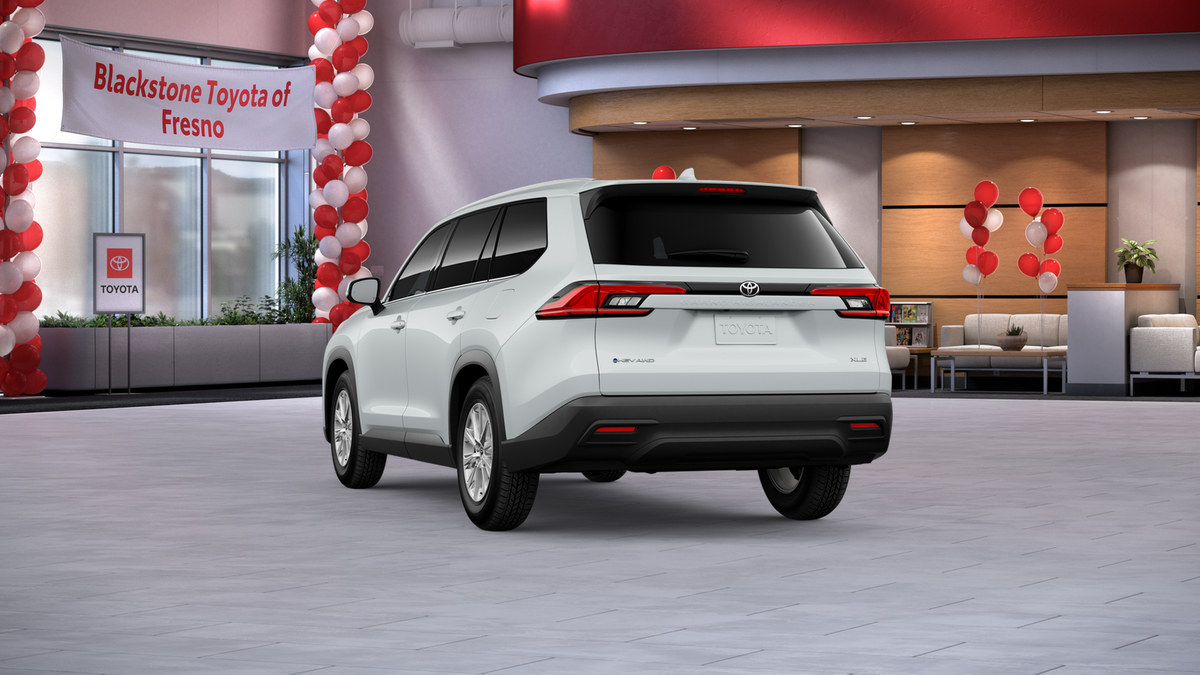New 2026 Wind Chill Pearl <sup>1</sup> Toyota  XLE image 10