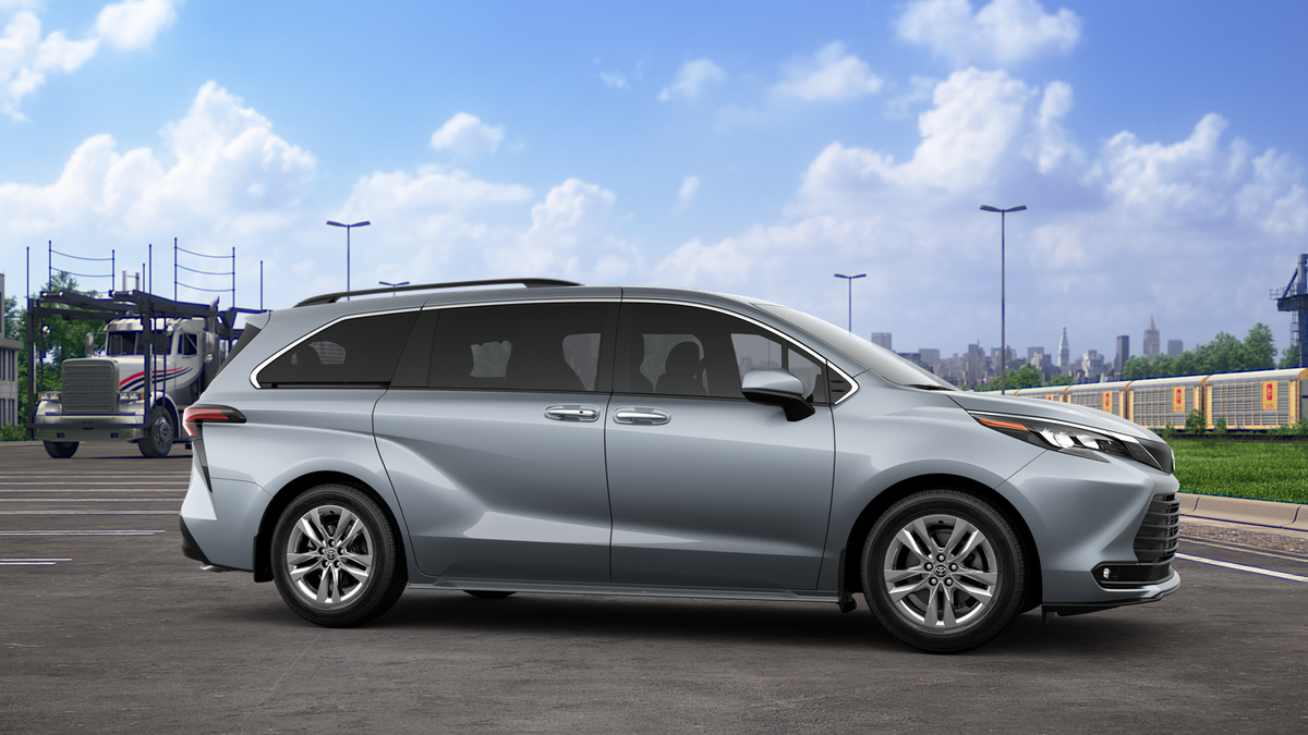 2025 Toyota Sienna XLE photo 15