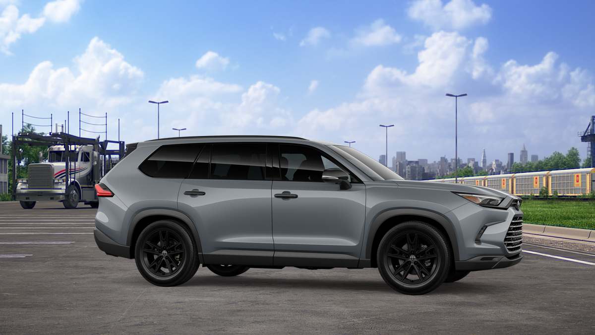 2026 Toyota Highlander Hybrid photo 15