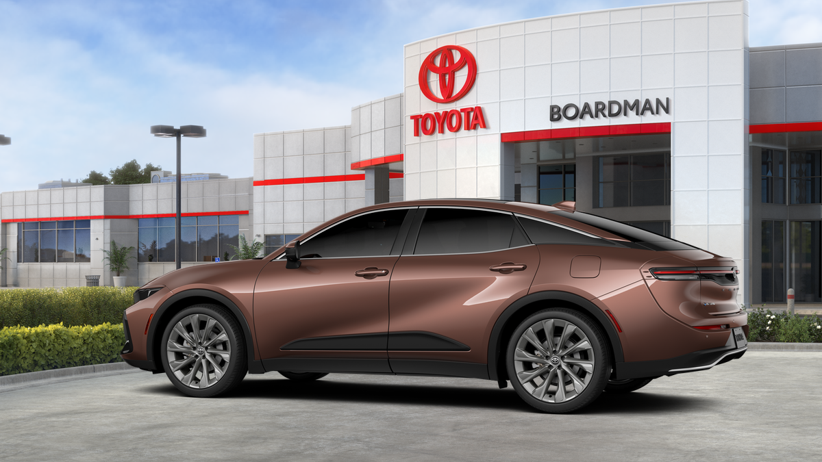 New Bronze Age 2026 Toyota Crown Limited for Sale in Boardman, OH
