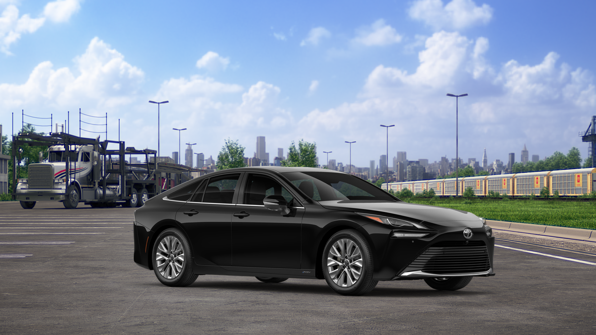 2025 Toyota Mirai XLE photo 14