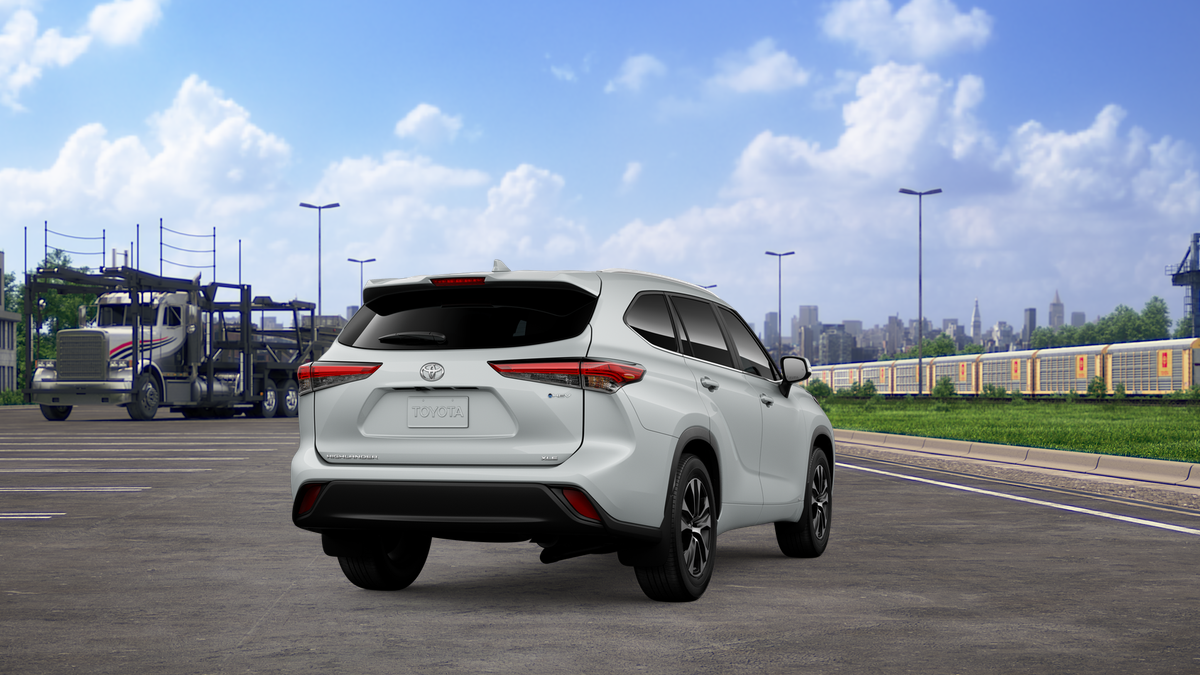New 2026 Wind Chill Pearl <sup>1</sup> Toyota  XLE image 11