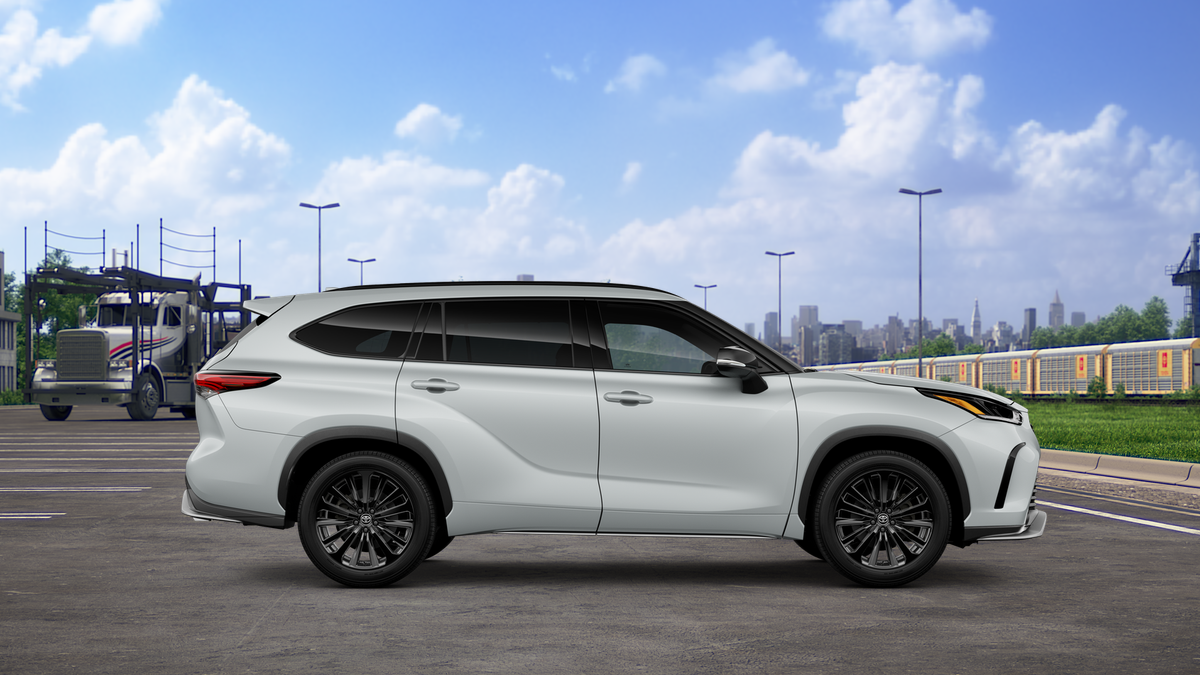 2025 Toyota Highlander XSE photo 12