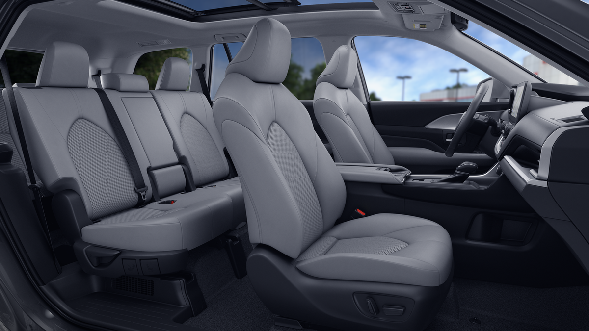 New 2026 Wind Chill Pearl <sup>1</sup> Toyota  XLE image 22