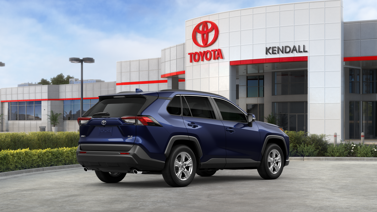 2025 Toyota RAV4 XLE photo 3