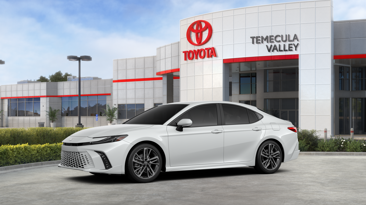 New 2026 Wind Chill Pearl <sup>1</sup> Toyota  XSE image 3